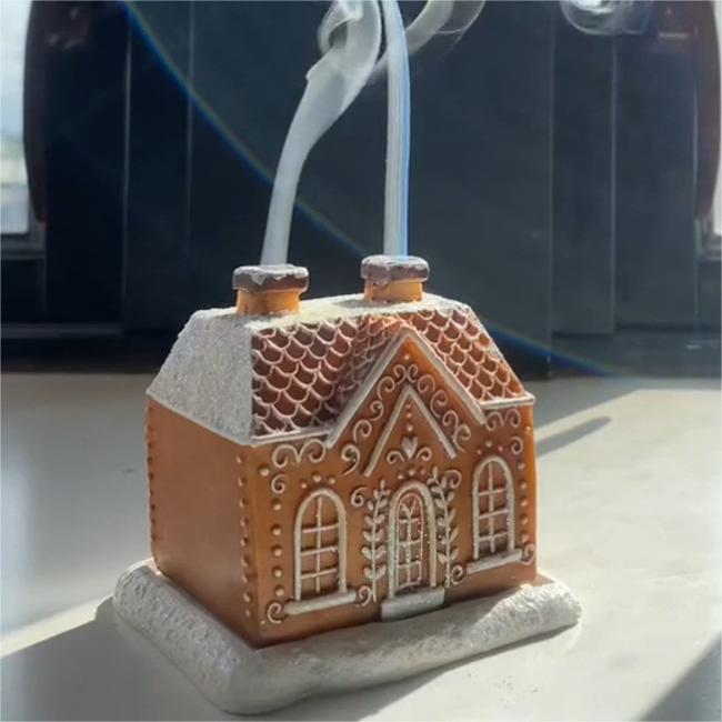 🔥HOT SALE 49% OFF🔥Gingerbread House & Christmas House Incense Cone Burner
