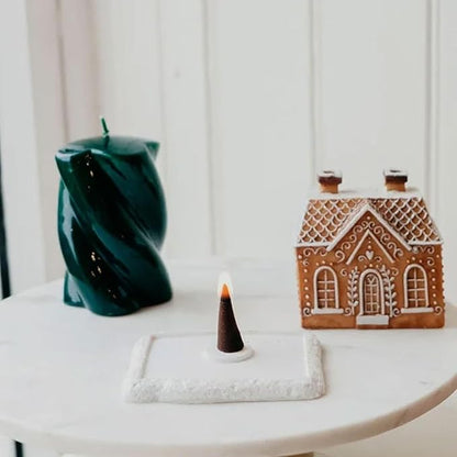 🔥HOT SALE 49% OFF🔥Gingerbread House & Christmas House Incense Cone Burner